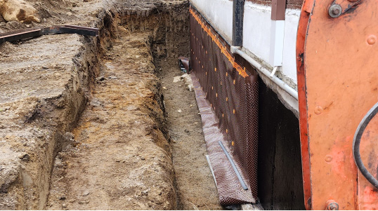 Experts en réparation de fondation, stabilisation sur pieux, réparation de fissures et excavation de sous-sol. Desservons les régions du Grand-Montréal, Rive-Nord et Rive-Sud